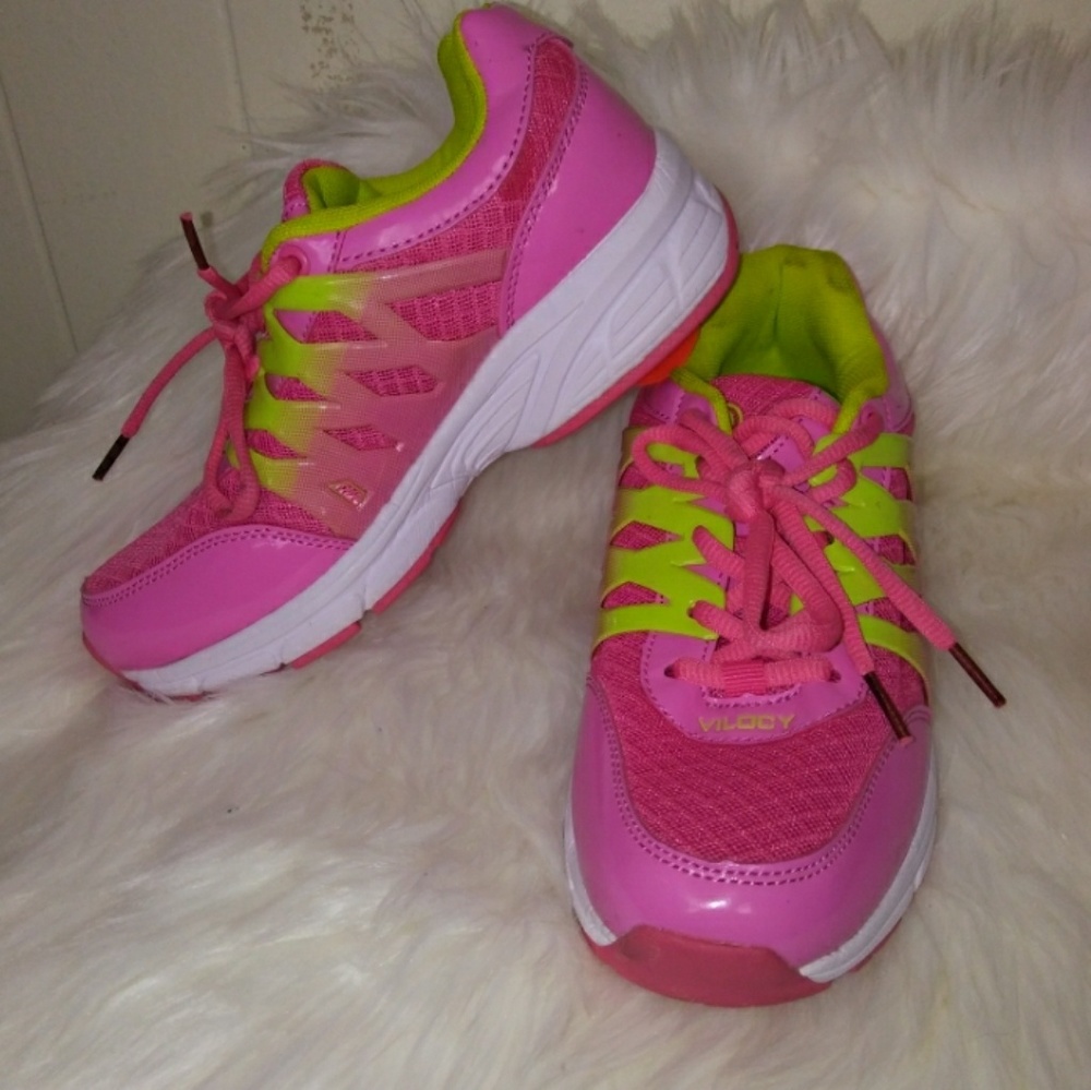 Vilocy Girls Shoes with Wheels